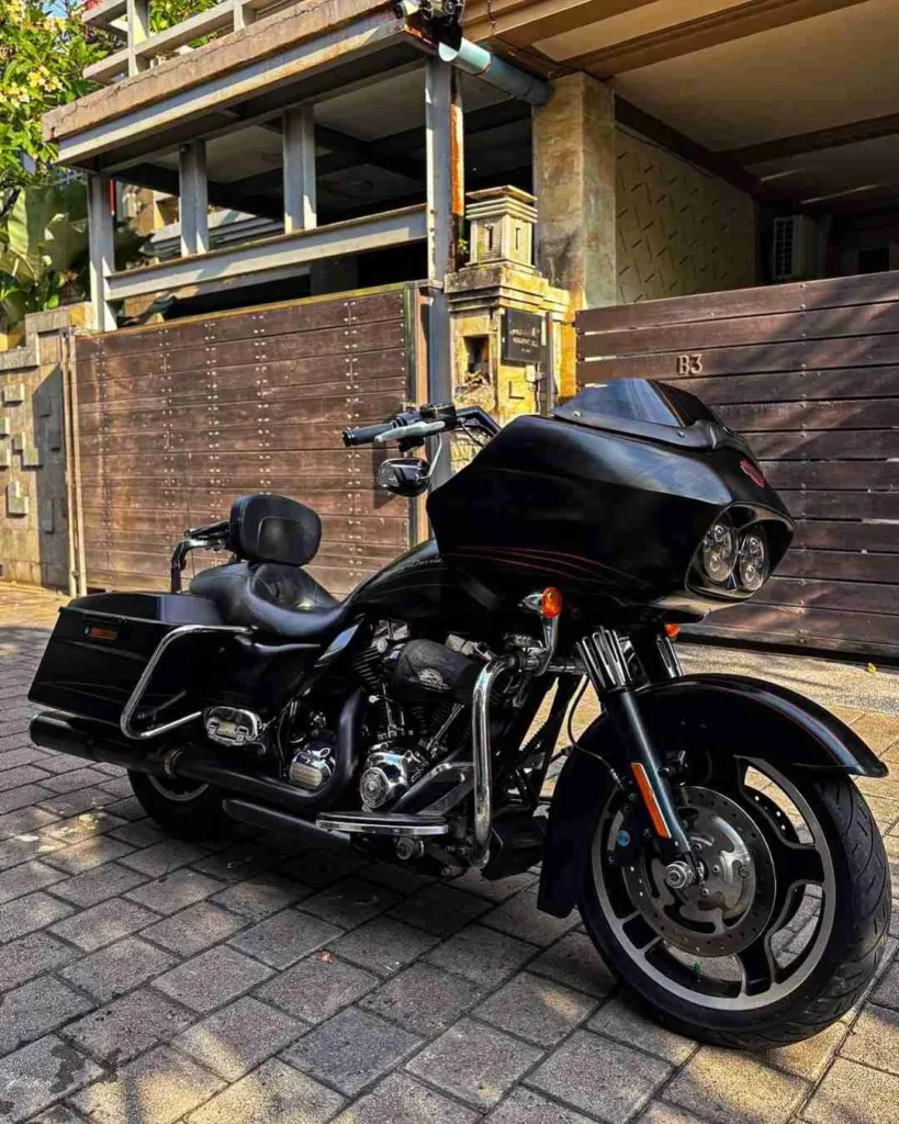 Rent sport bike in Mandalika with Monarch Luxury Lombok. Premium motorcycles, flexible rental options, transparent pricing, and professional service for an exclusive riding experience in Lombok.